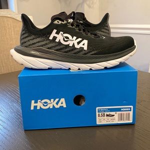 HOKA Sneakers